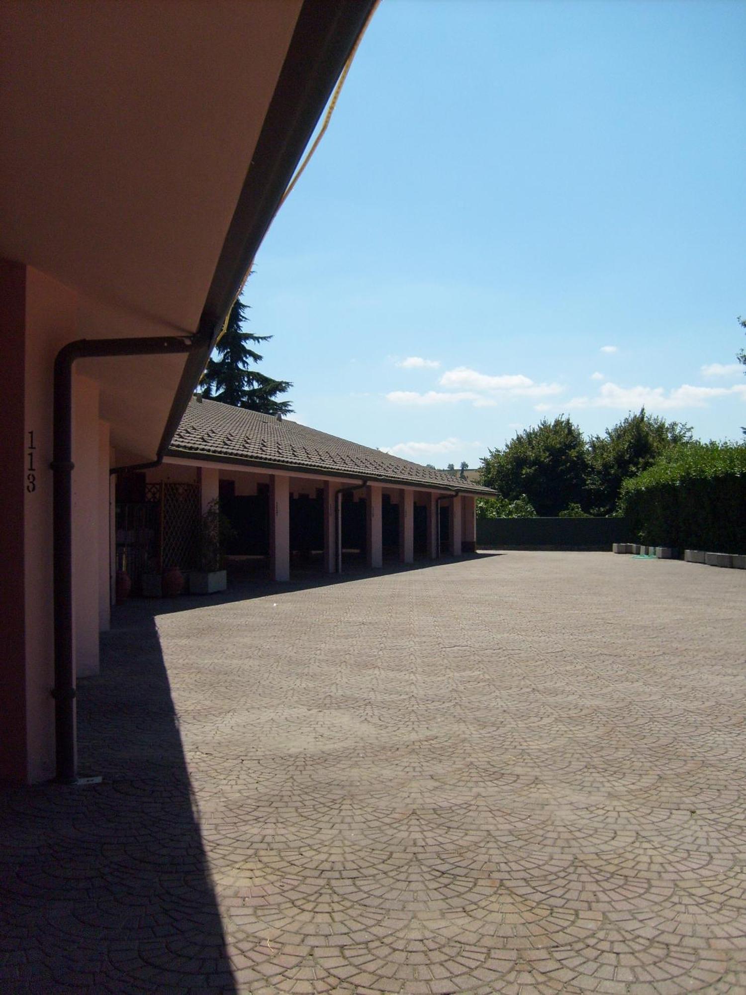 Hotel Motel Flower Novi Ligure Exterior photo