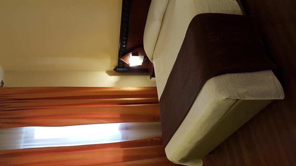 Hotel Motel Flower Novi Ligure Exterior photo