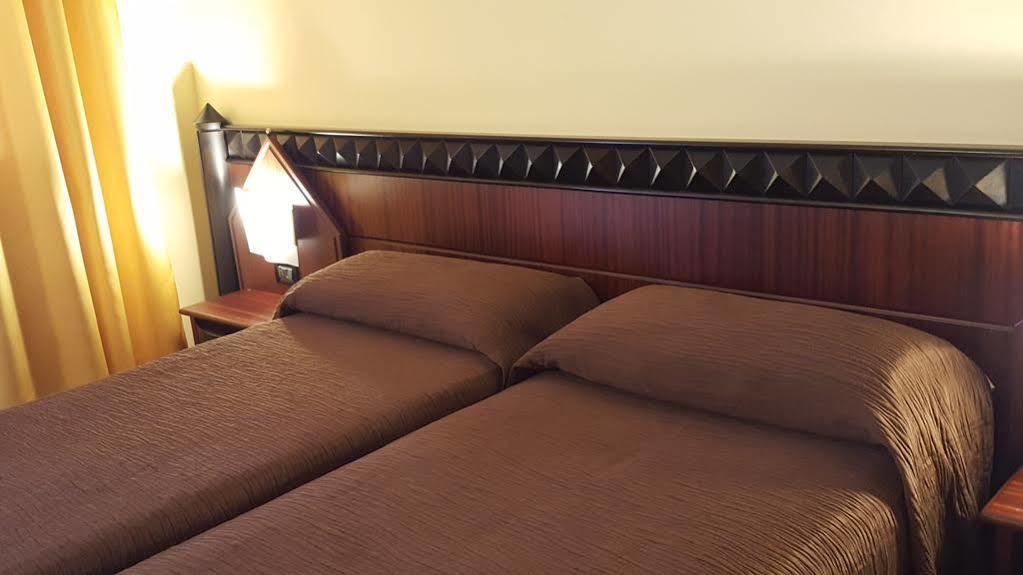 Hotel Motel Flower Novi Ligure Exterior photo